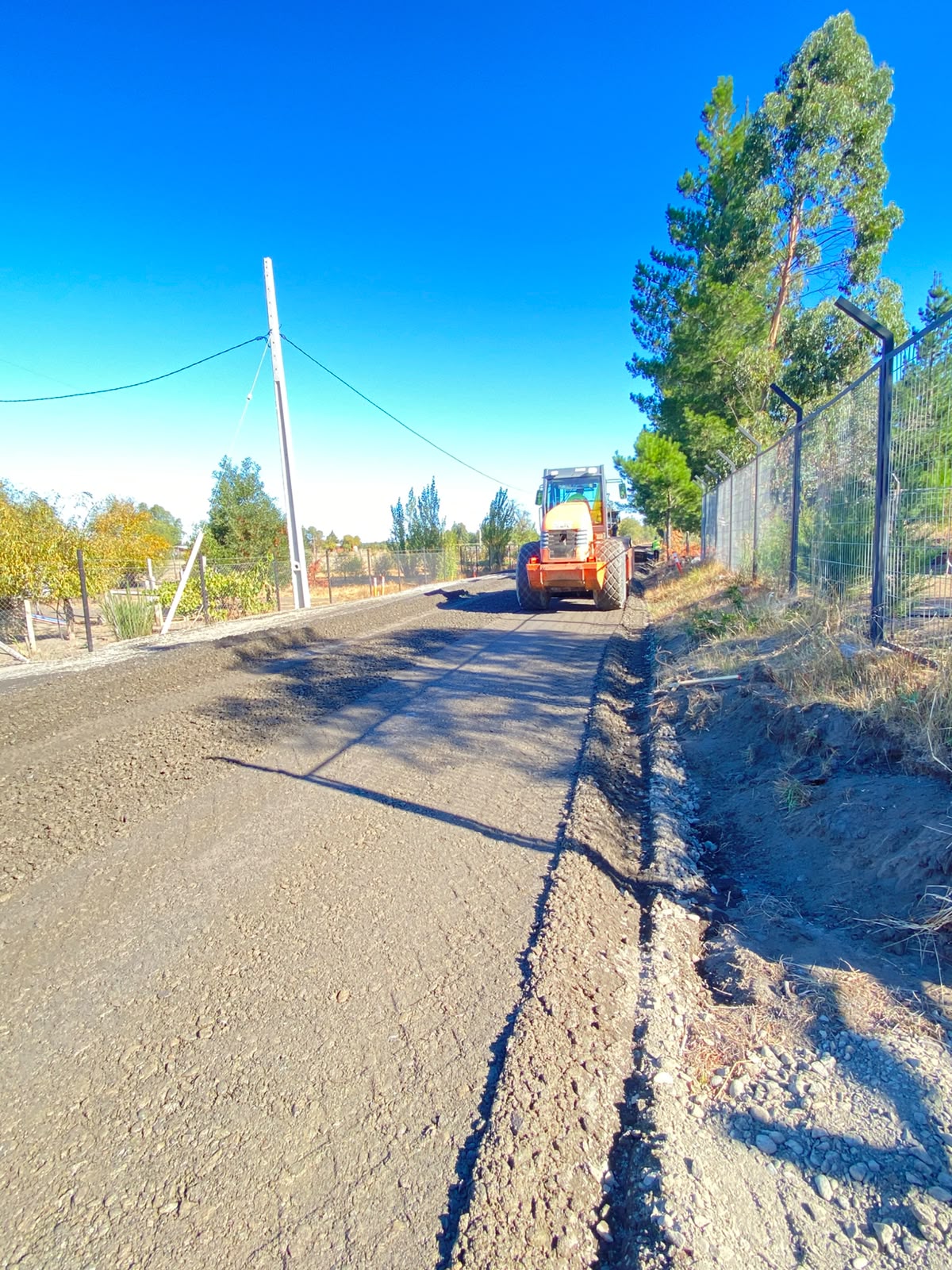 Motoniveladora en pavimentación
